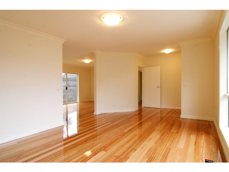 2/82 Hereford Road, Mount Evelyn VIC 3796