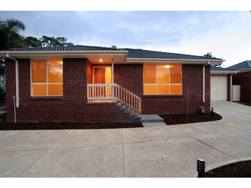 2/82 Hereford Road, Mount Evelyn VIC 3796