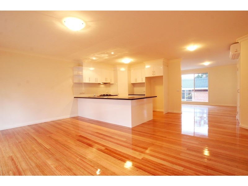 2/82 Hereford Road, Mount Evelyn VIC 3796