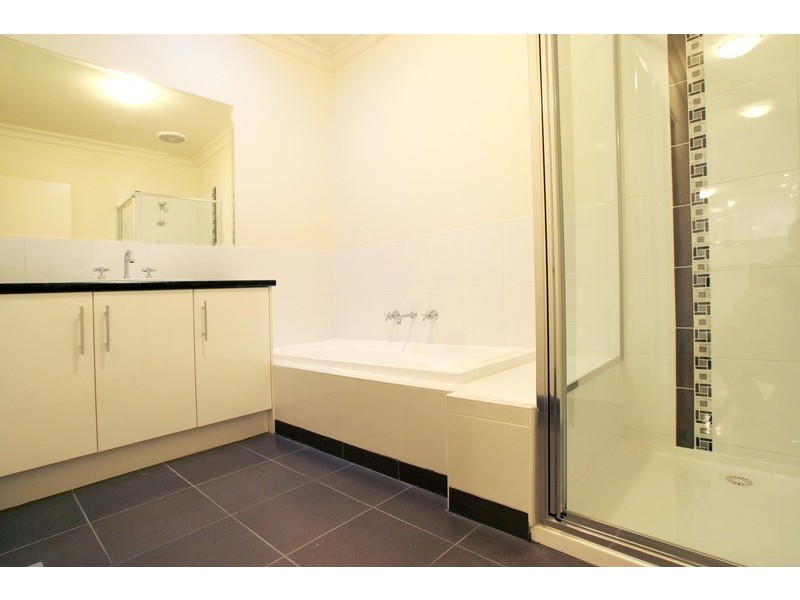 2/82 Hereford Road, Mount Evelyn VIC 3796