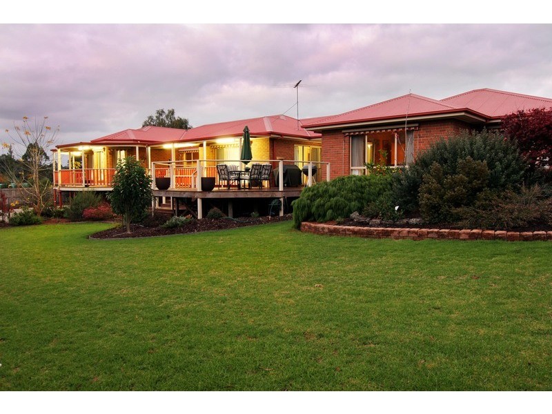 25 Prospect Road, Wandin North VIC 3139