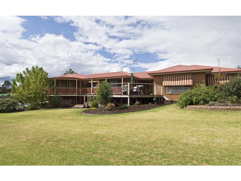 25 Prospect Road, Wandin North VIC 3139