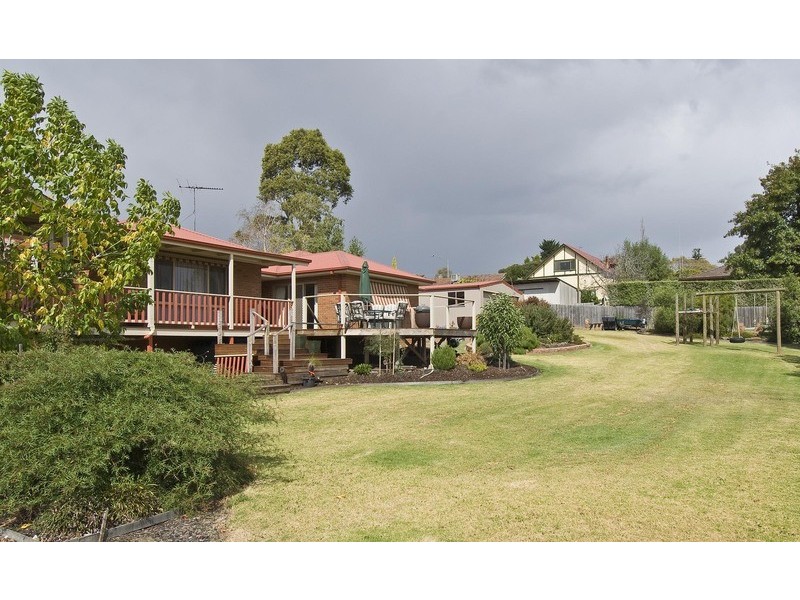 25 Prospect Road, Wandin North VIC 3139