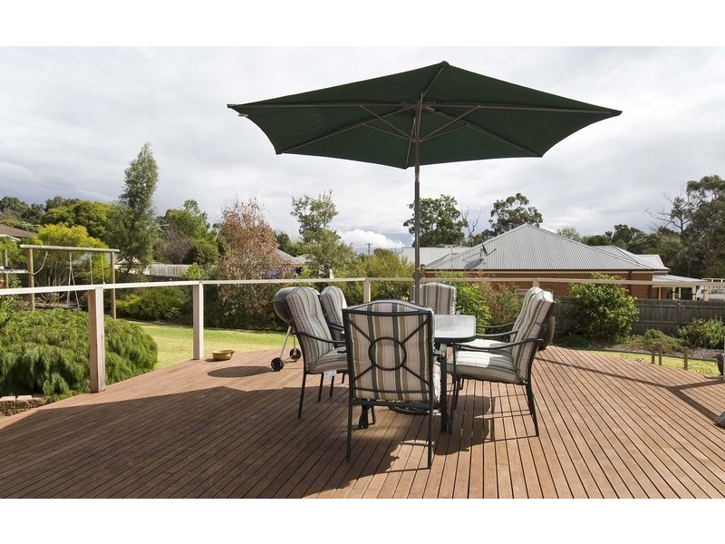 25 Prospect Road, Wandin North VIC 3139