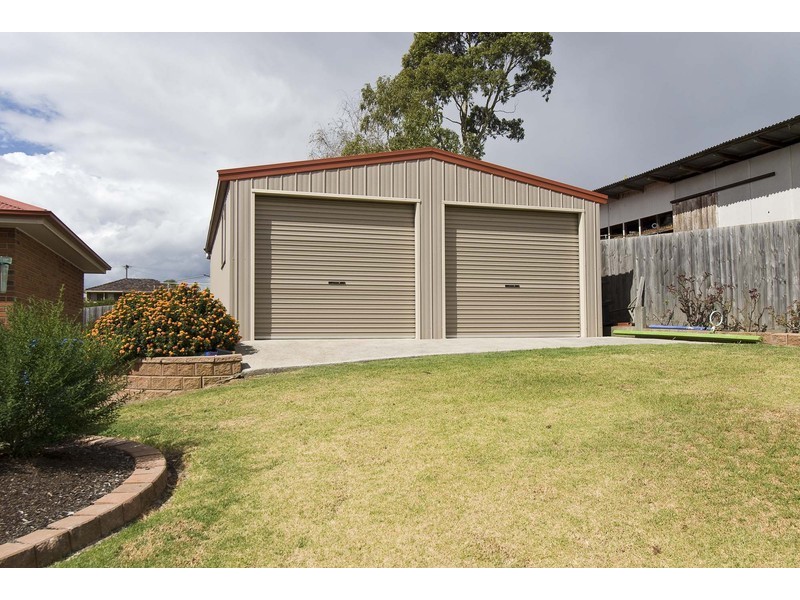 25 Prospect Road, Wandin North VIC 3139