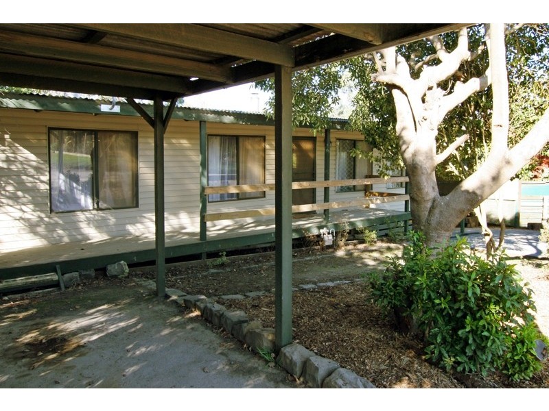 8 Wanda Avenue, Wandin North VIC 3139