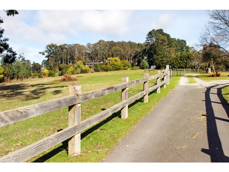 54 McKillop Road, Mount Evelyn VIC 3796