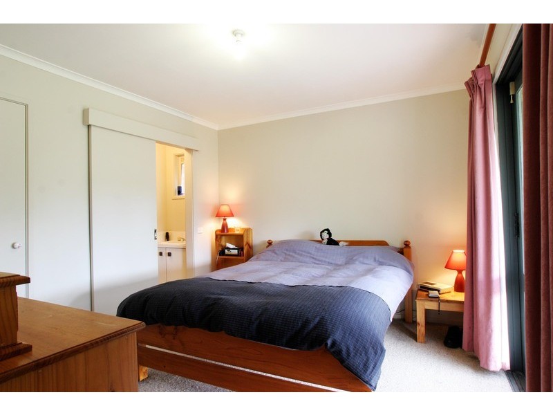 99 Charles Road, Lilydale VIC 3140