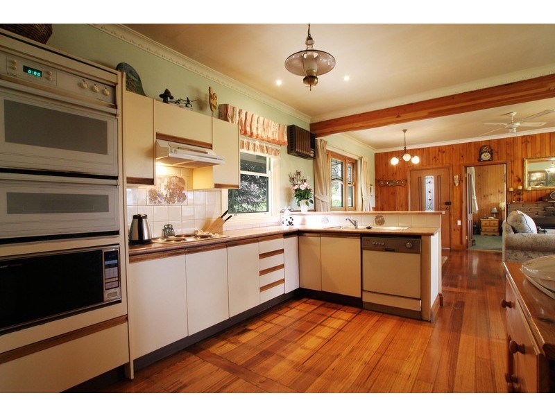 17 Bailey Grove, Wandin North VIC 3139