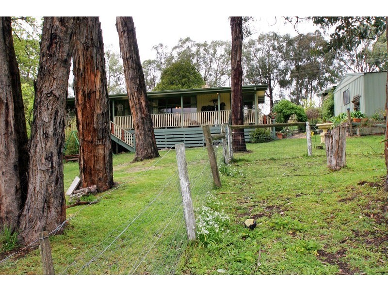 17 Bailey Grove, Wandin North VIC 3139
