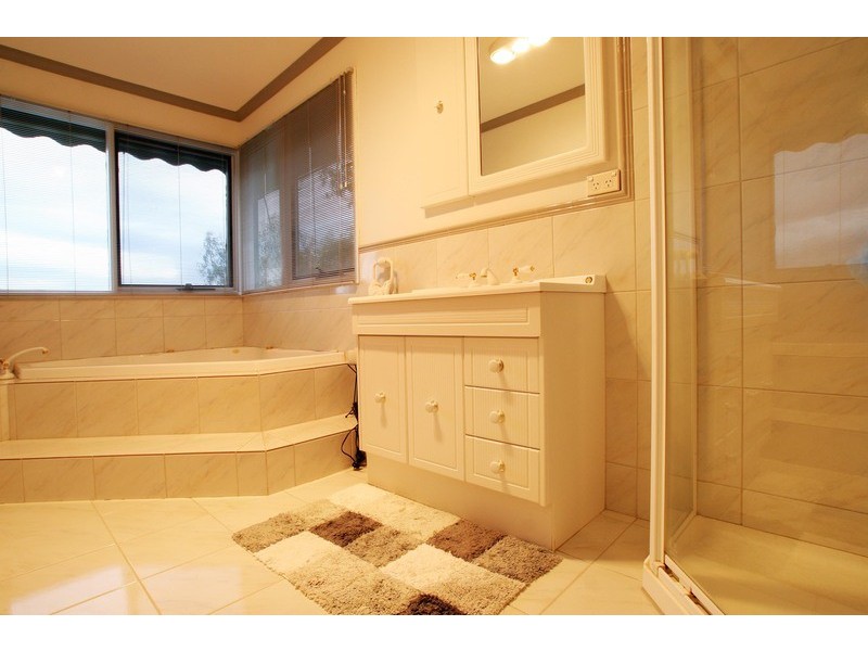 17 The Wridgeway, Mount Evelyn VIC 3796