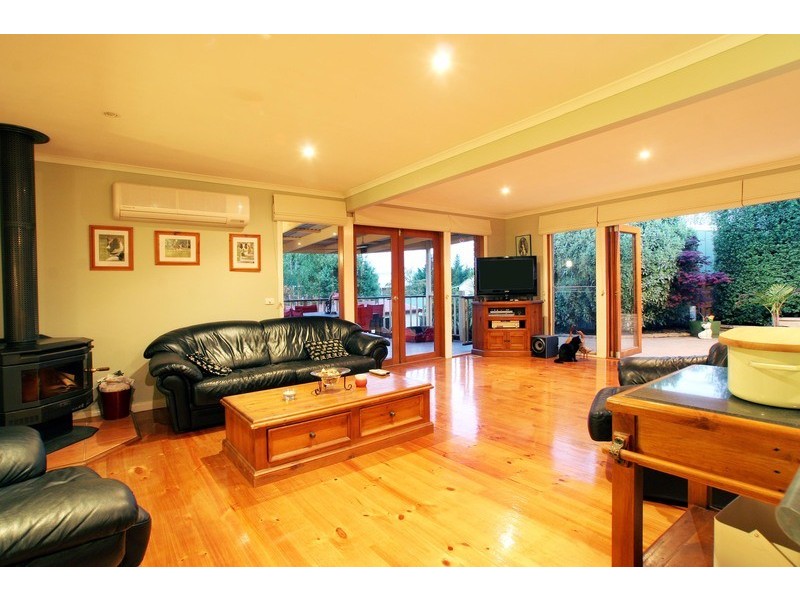 11 Ashley Court, Seville VIC 3139