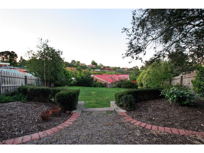 11 Ashley Court, Seville VIC 3139