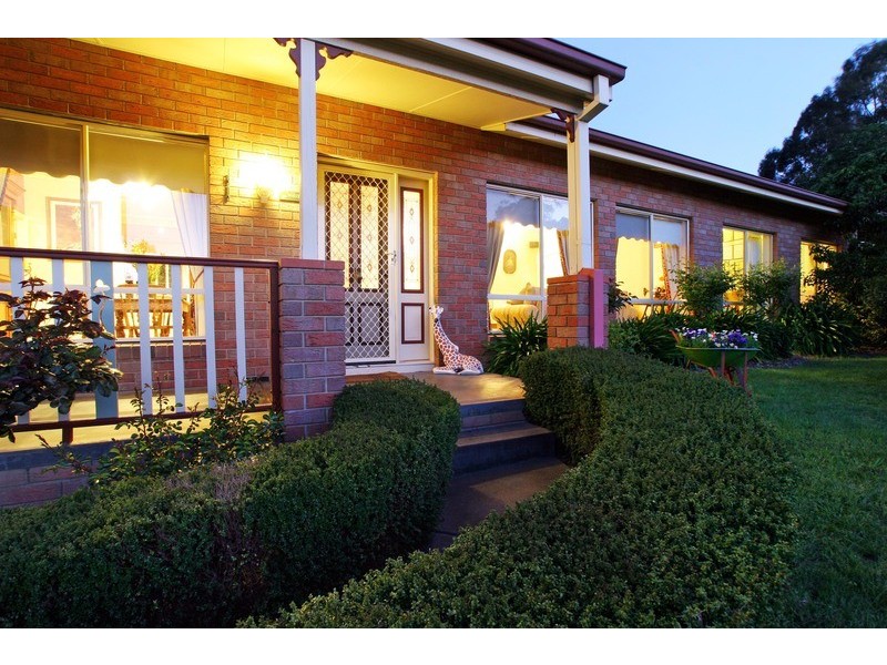 11 Ashley Court, Seville VIC 3139