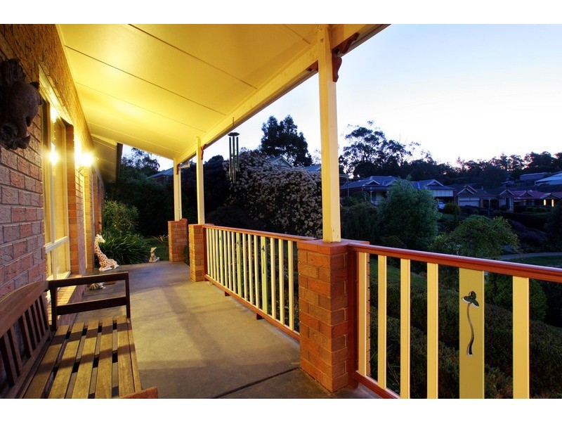 11 Ashley Court, Seville VIC 3139