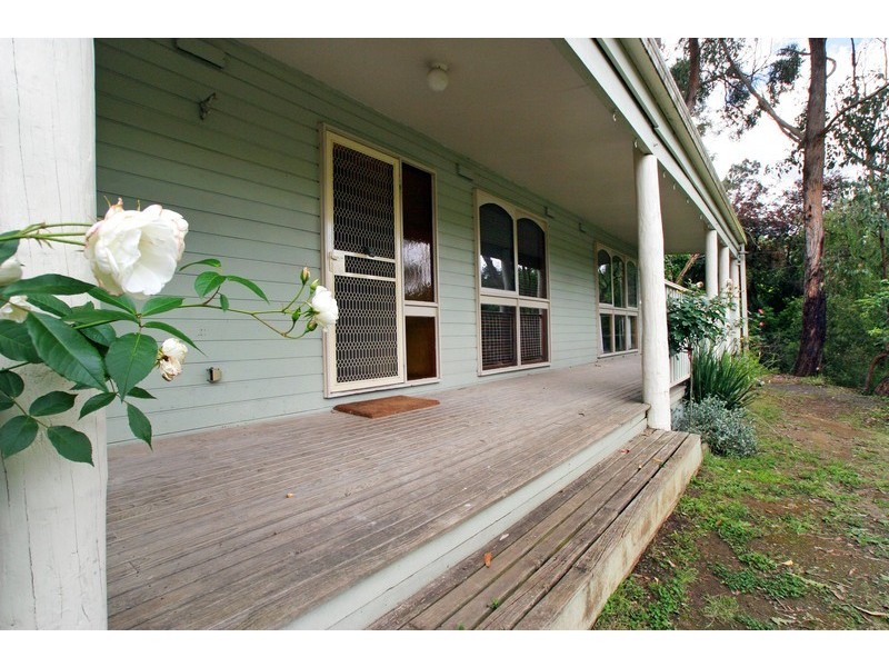 16 Joy Avenue, Mount Evelyn VIC 3796