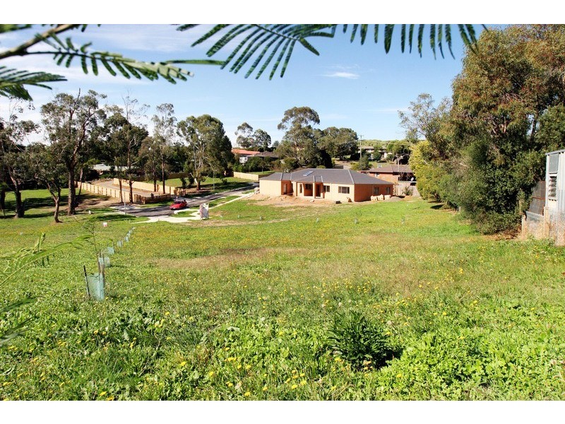 5 Tilanbi Close, Seville VIC 3139