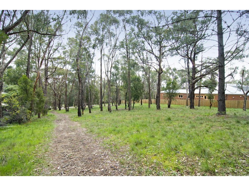 33 Francis Crescent, Mount Evelyn VIC 3796