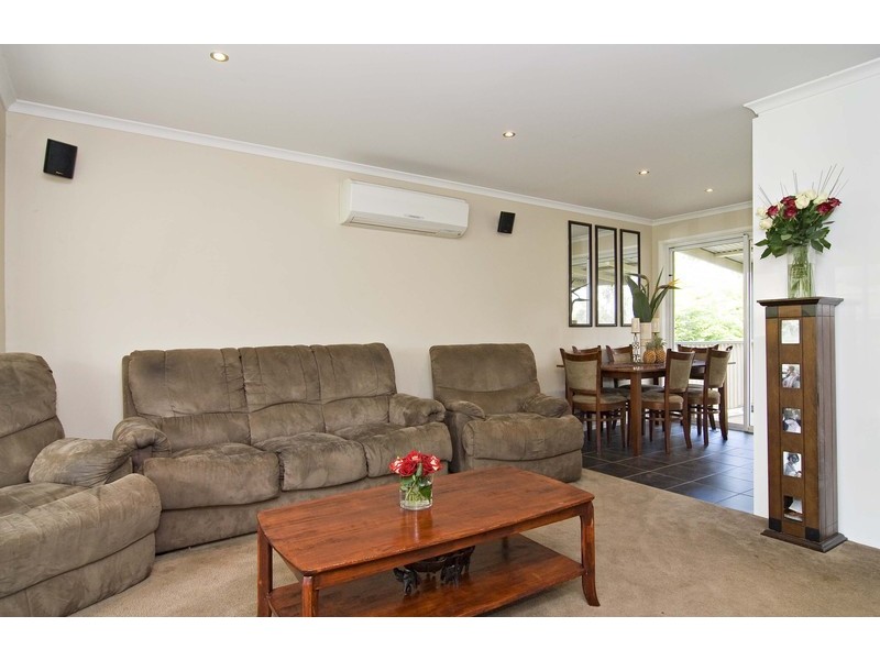 22 Edmond Crescent, Wandin North VIC 3139