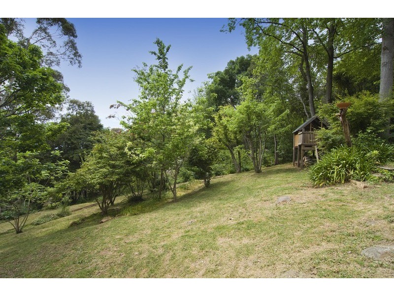 8 Scenic Crescent, Kalorama VIC 3766