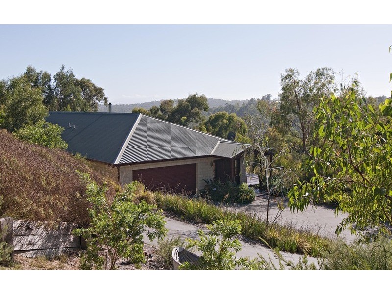 17 Thomas Crescent, Lilydale VIC 3140