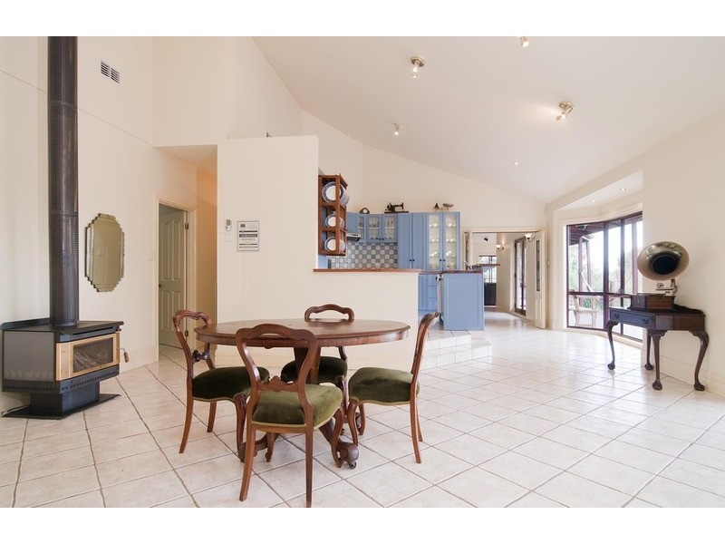 17 Thomas Crescent, Lilydale VIC 3140