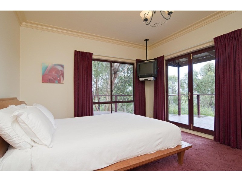 17 Thomas Crescent, Lilydale VIC 3140