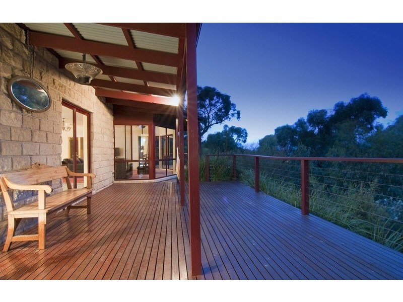 17 Thomas Crescent, Lilydale VIC 3140