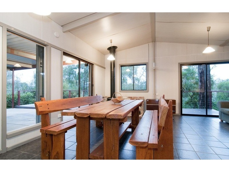 17 Thomas Crescent, Lilydale VIC 3140