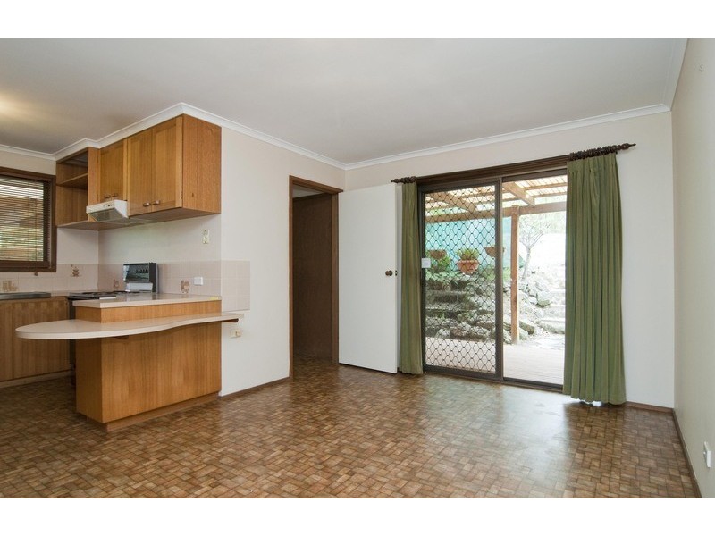 17 Penola Drive, Seville VIC 3139
