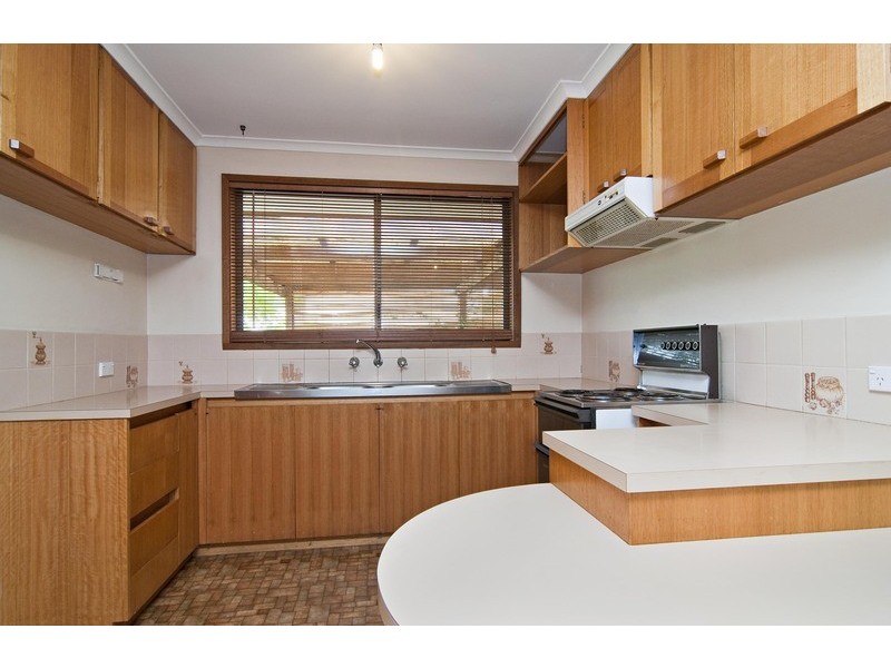 17 Penola Drive, Seville VIC 3139