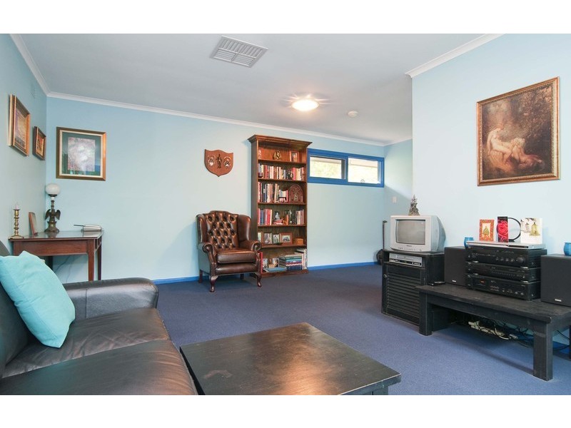 1/37 Warrien Road, Croydon North VIC 3136
