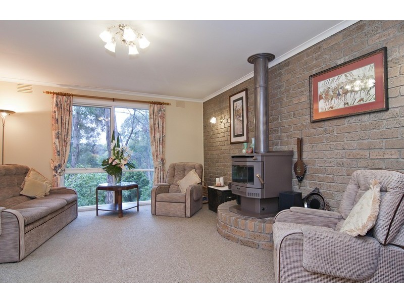 25 Railway Road, Mount Evelyn VIC 3796