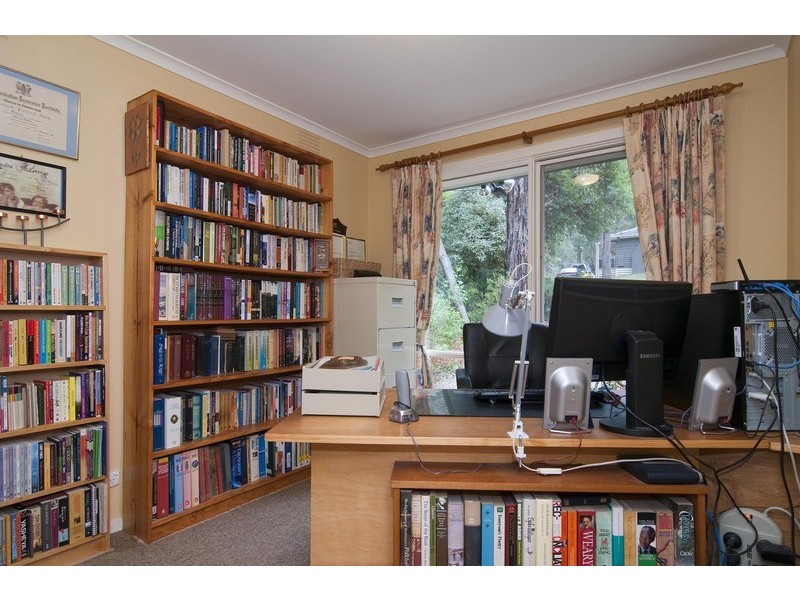 25 Railway Road, Mount Evelyn VIC 3796