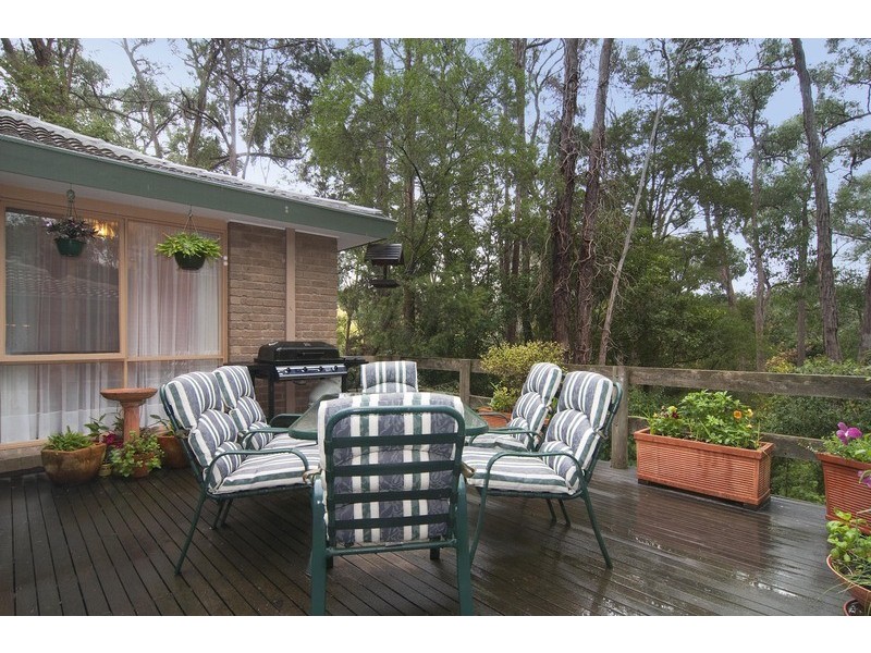 25 Railway Road, Mount Evelyn VIC 3796