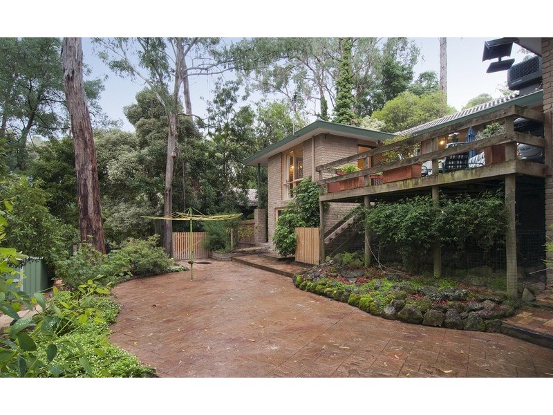 25 Railway Road, Mount Evelyn VIC 3796