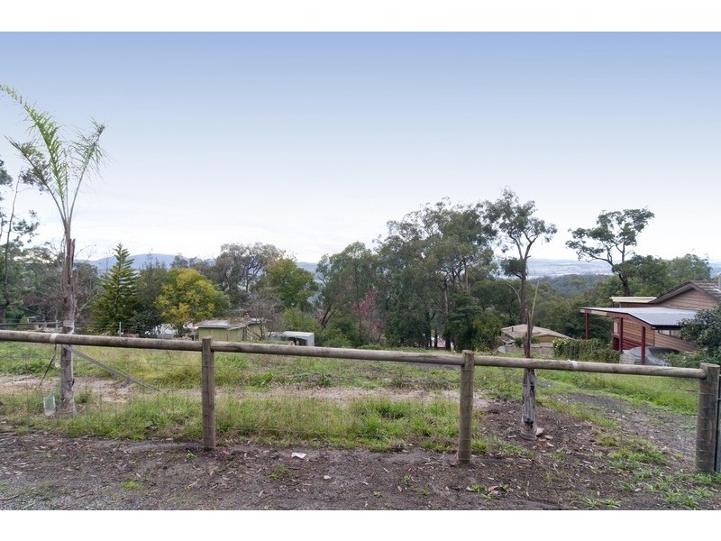 8 High Street, Seville East VIC 3139