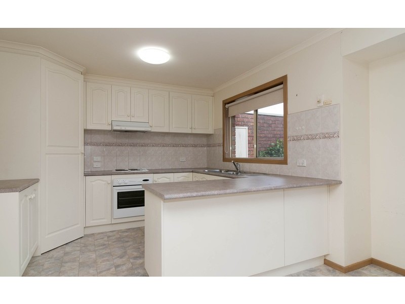 2/137 Cambridge Road, Mooroolbark VIC 3138