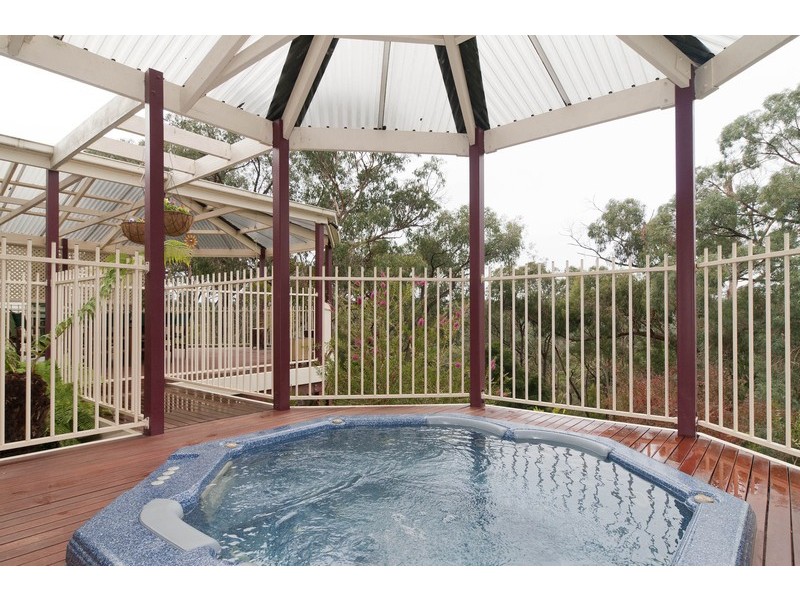 26 Sycamore Grove, Mount Evelyn VIC 3796