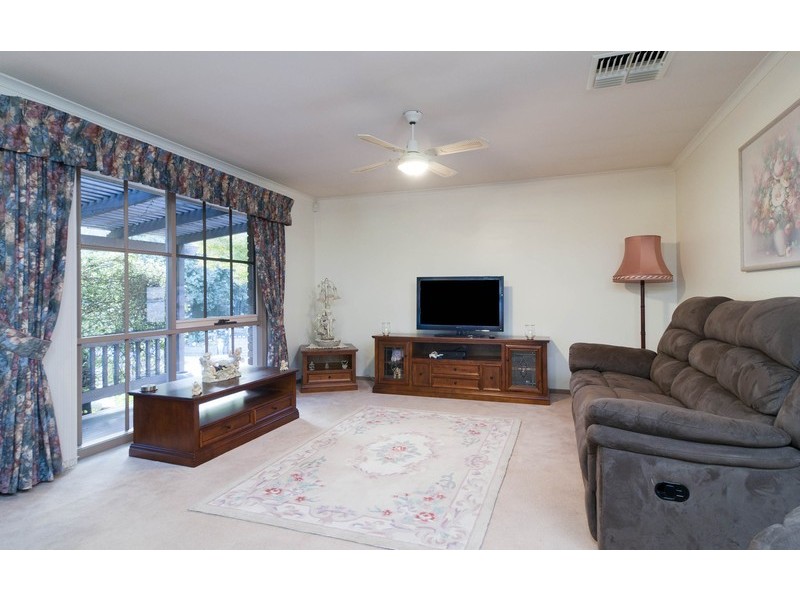 22 Kirkford Drive, Mooroolbark VIC 3138