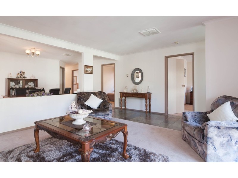 22 Kirkford Drive, Mooroolbark VIC 3138