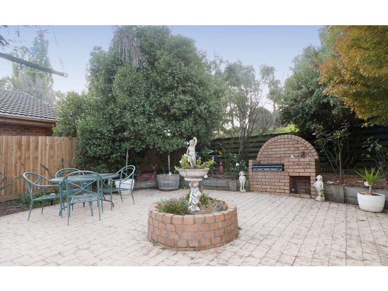 22 Kirkford Drive, Mooroolbark VIC 3138