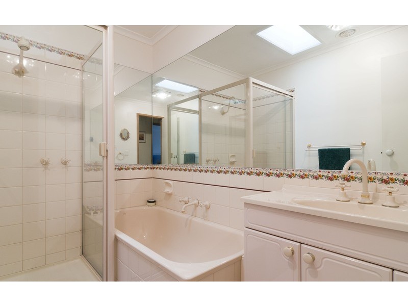 18 Valley Ho Road, Chirnside Park VIC 3116