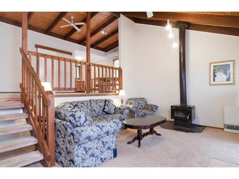 66 Commercial Road, Mount Evelyn VIC 3796