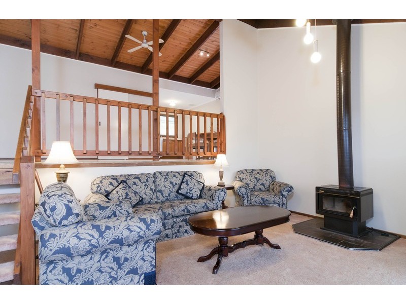 66 Commercial Road, Mount Evelyn VIC 3796