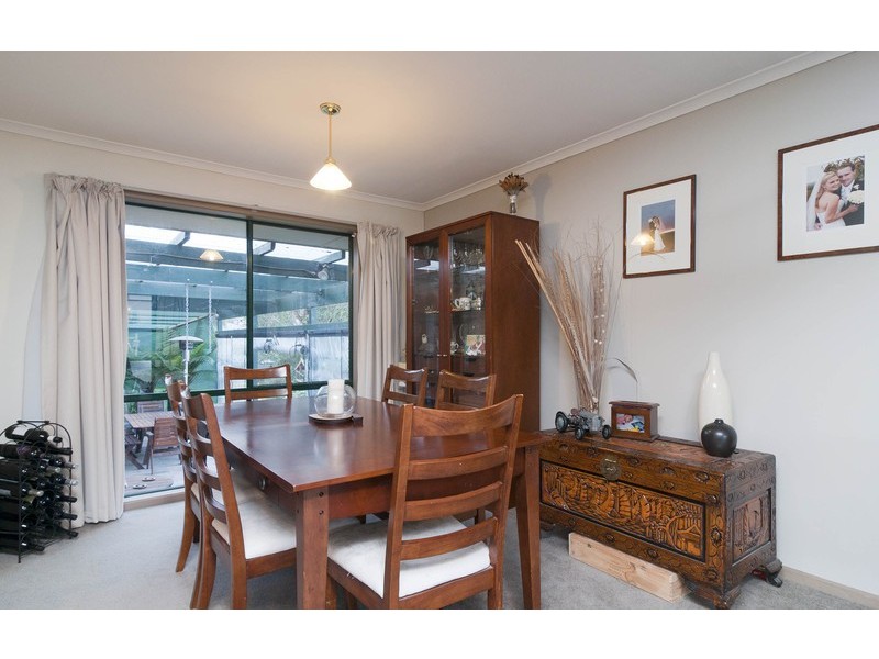 8 Ashley Court, Seville VIC 3139