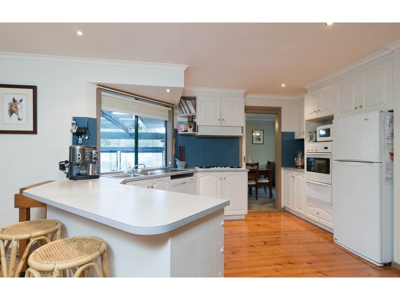 8 Ashley Court, Seville VIC 3139