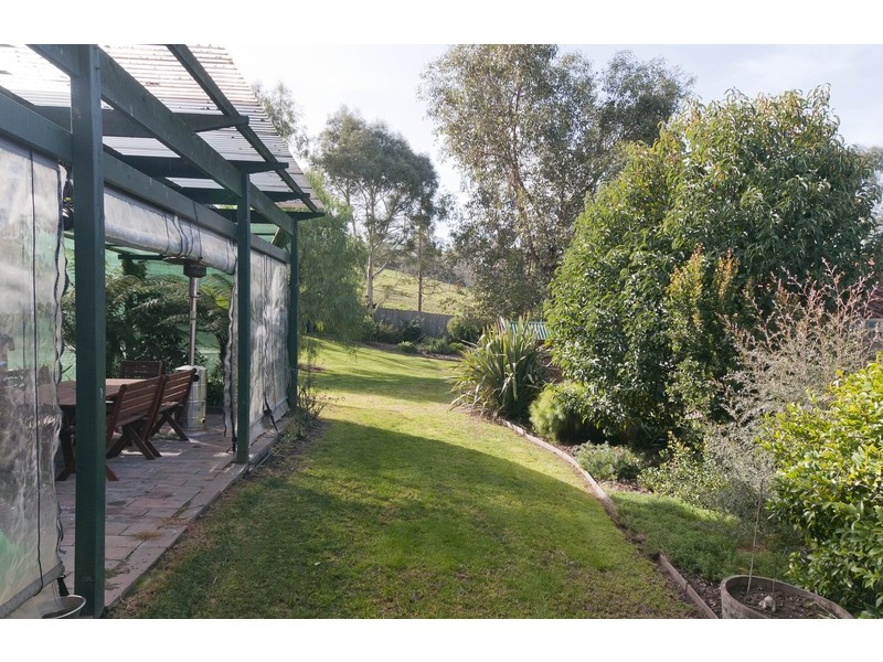 8 Ashley Court, Seville VIC 3139