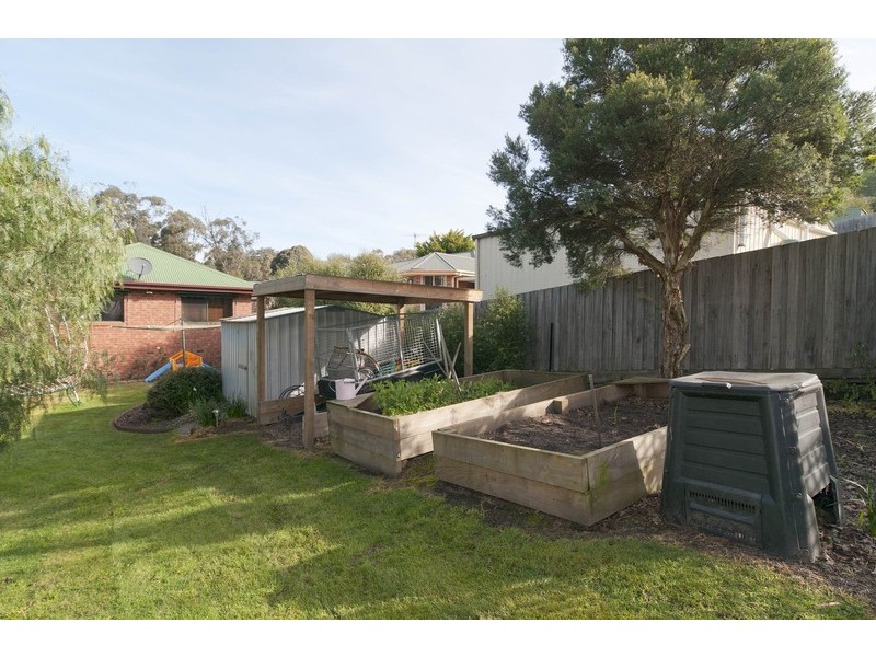 8 Ashley Court, Seville VIC 3139