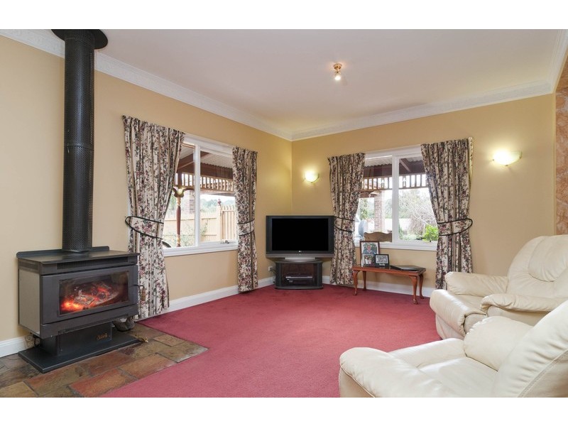 83 Alpine Way, Kilsyth VIC 3137